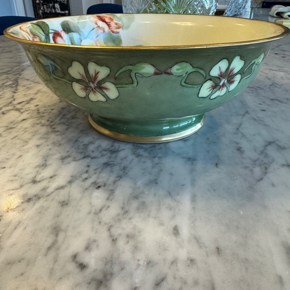 T&V Limoges France large footed fruit bowl. Hand painted with English nasturtium - Picture 3 of 8